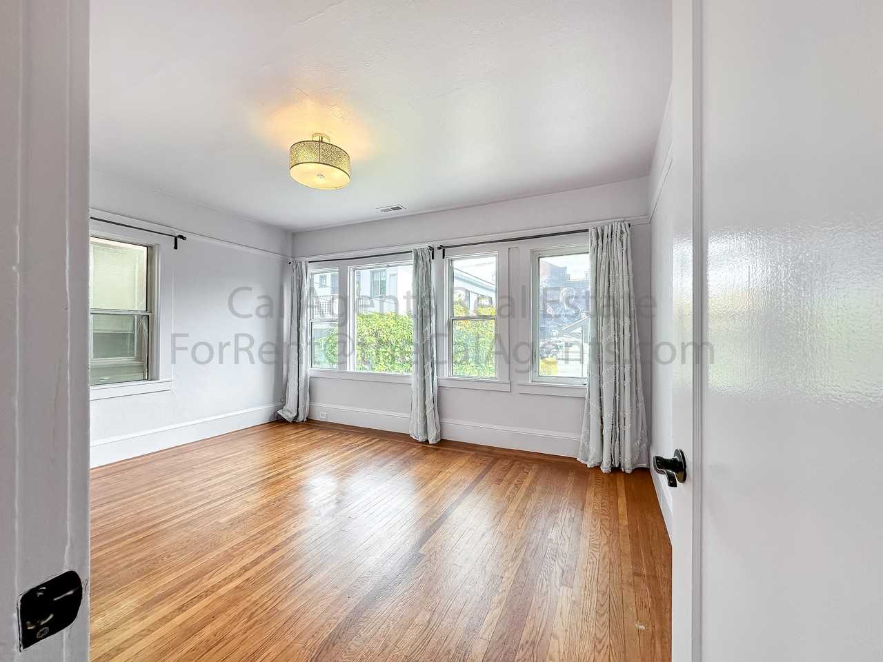 5115 Shattuck Ave #A - Photo 3 of 11