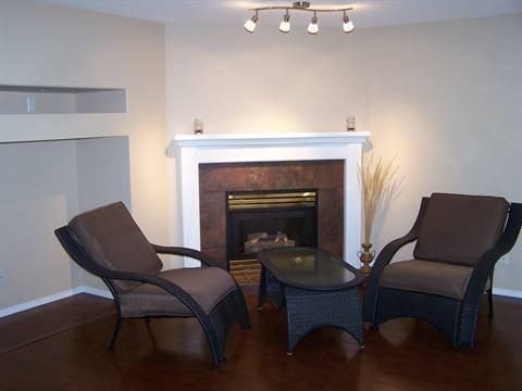 53 Howard Cres - Photo 2 of 19