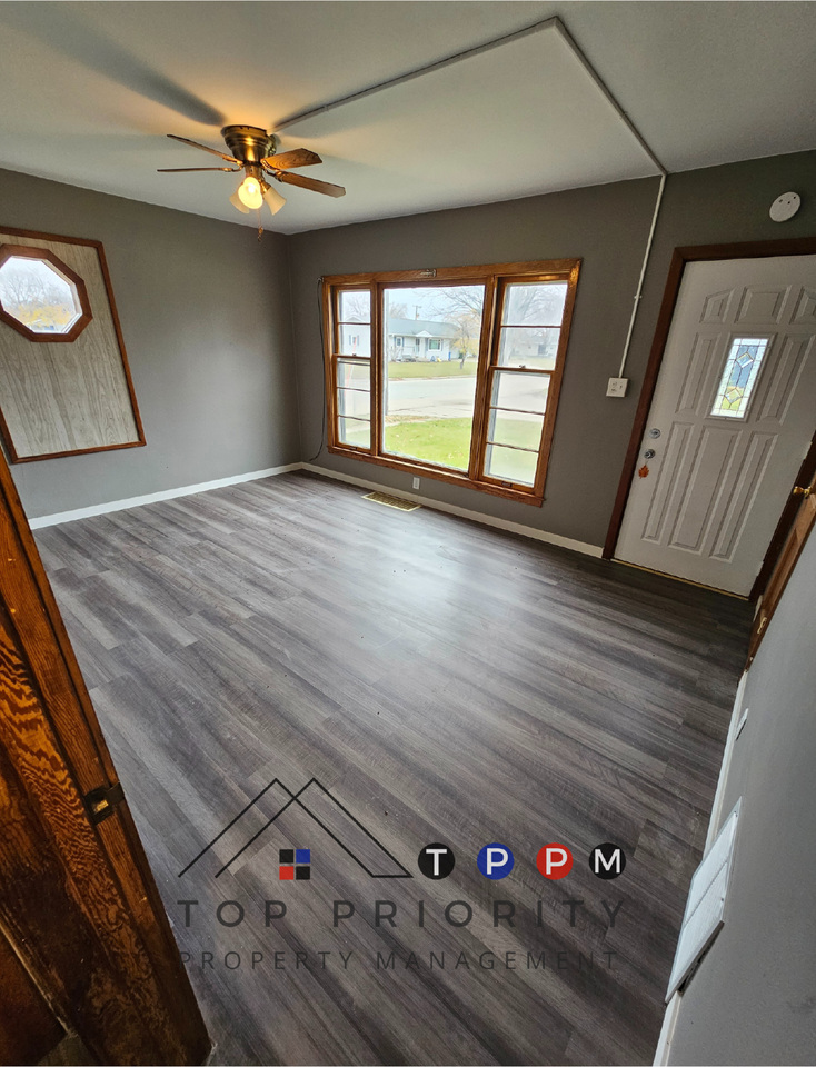 1613 Missouri Ave - Photo 3 of 14