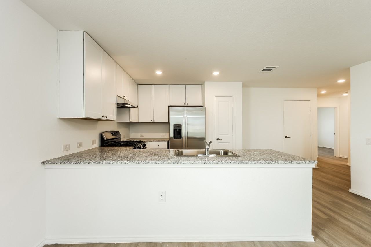 12047 12047 Links Pkwy - Photo 6 of 16