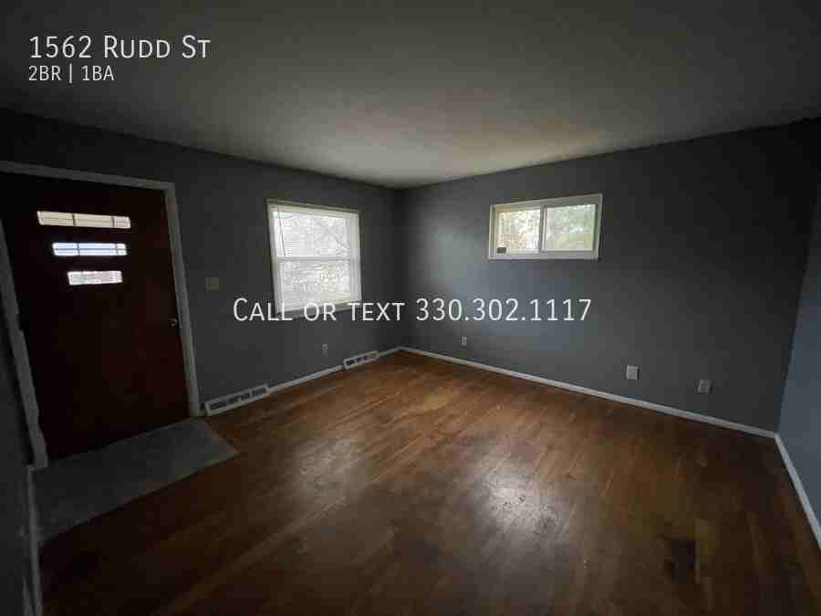 1562 Rudd St - Photo 2 of 7