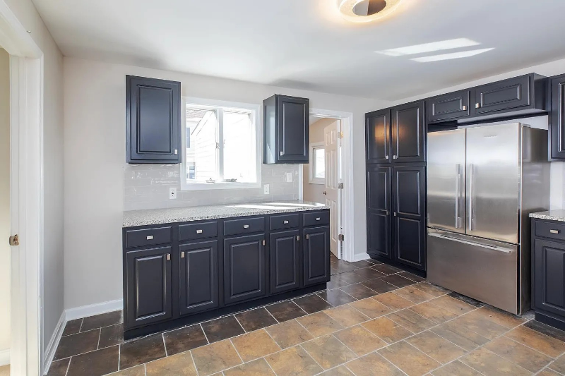 158 Ashworth Ave #2 - Photo 3 of 20