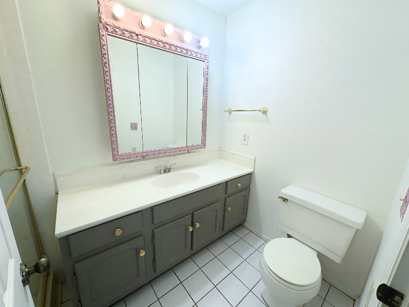3389 Narod St - Photo 2 of 20