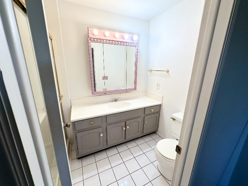 3389 Narod St - Photo 3 of 20