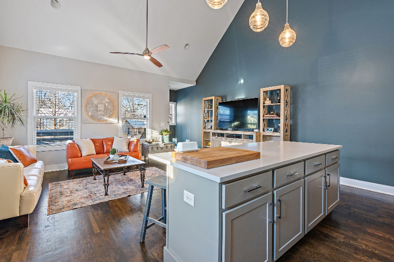 2411 Albion St #B - Photo 3 of 16