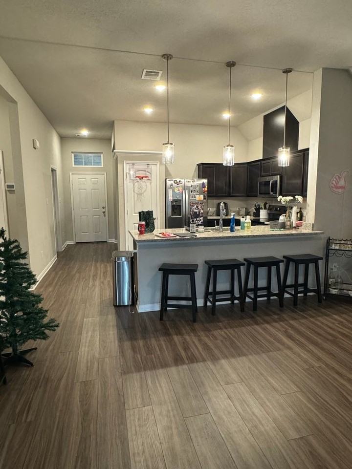 2025 Theresa Dr - Photo 5 of 15