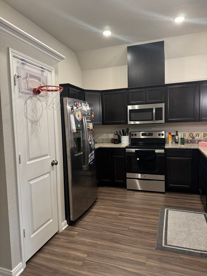 2025 Theresa Dr - Photo 6 of 15