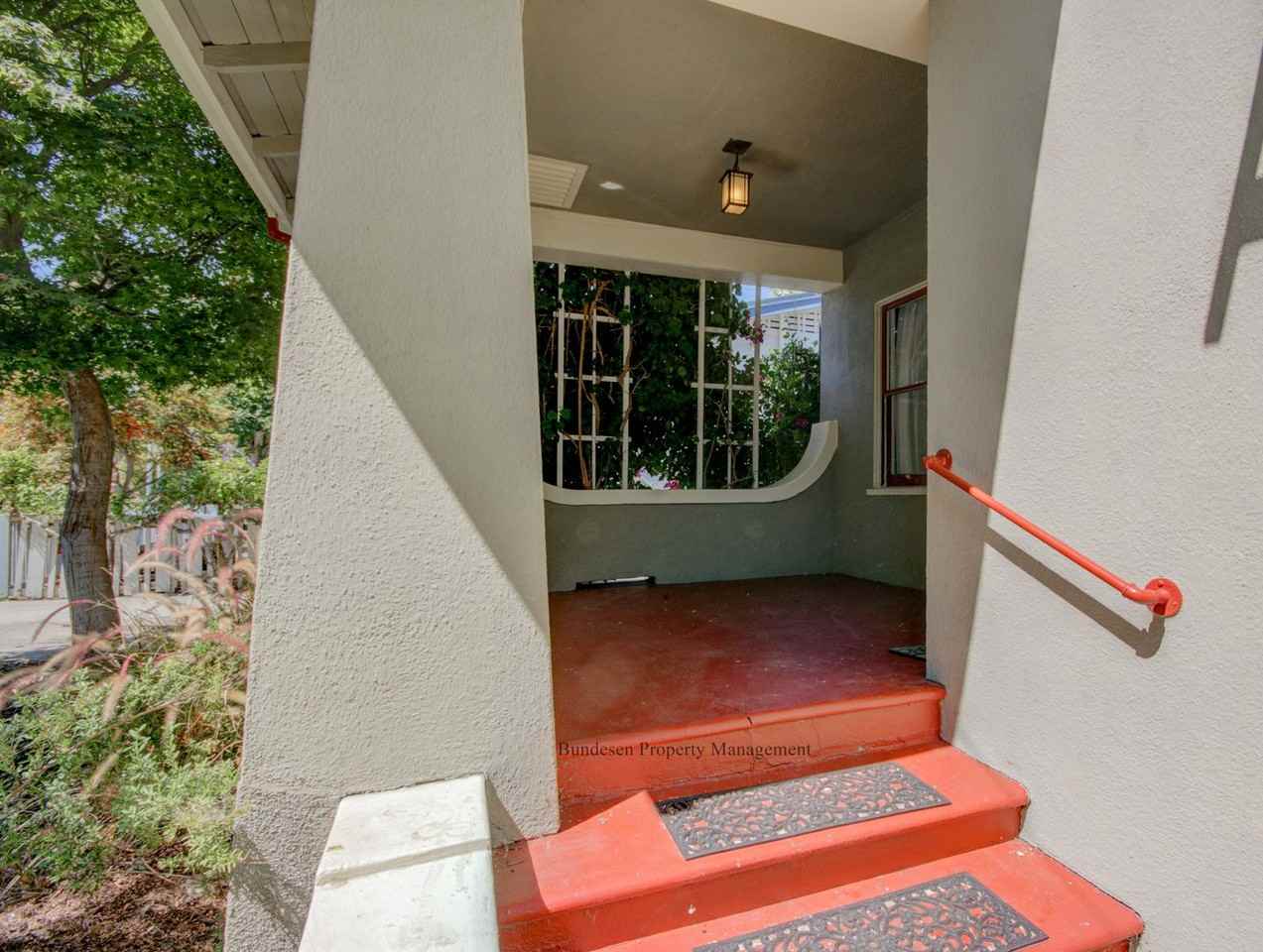 421 421 Lincoln Street - Lease Pending - Photo 2 of 22