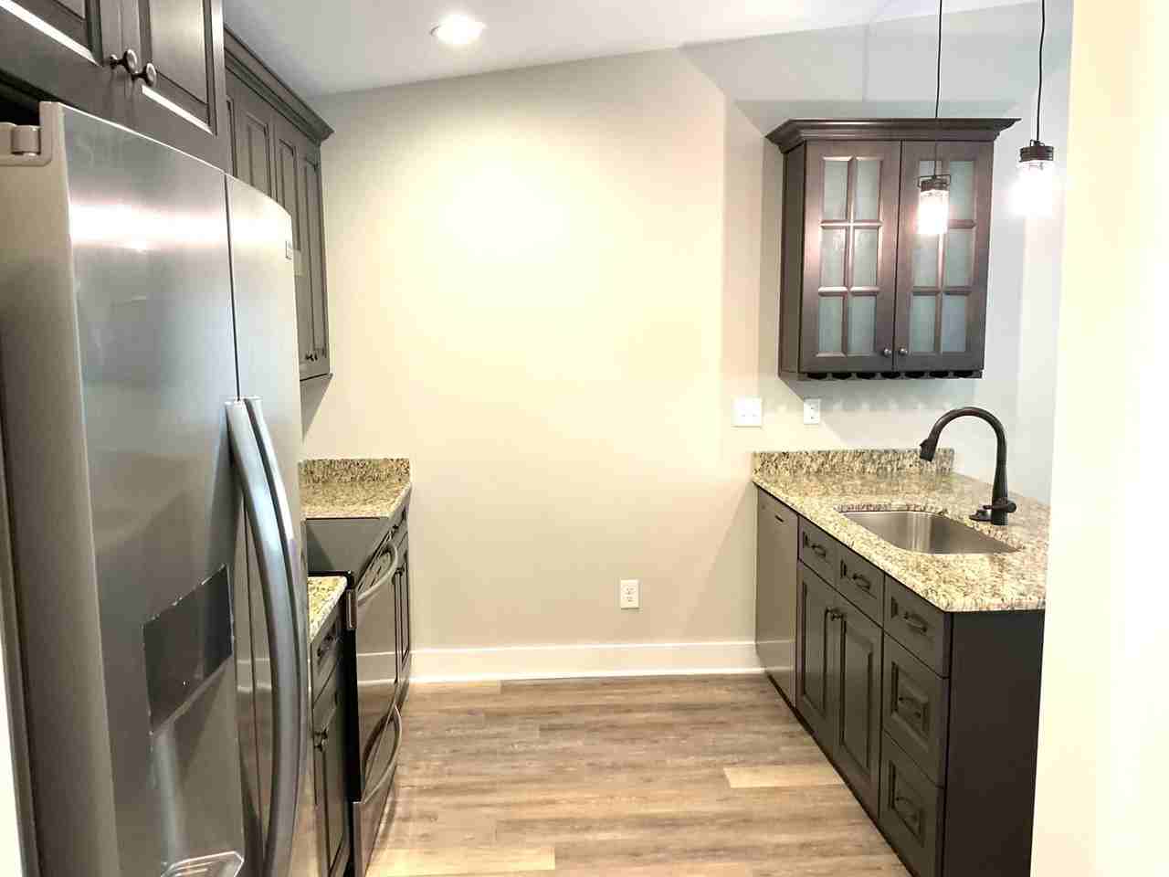 904 E Pine St - Photo 5 of 28