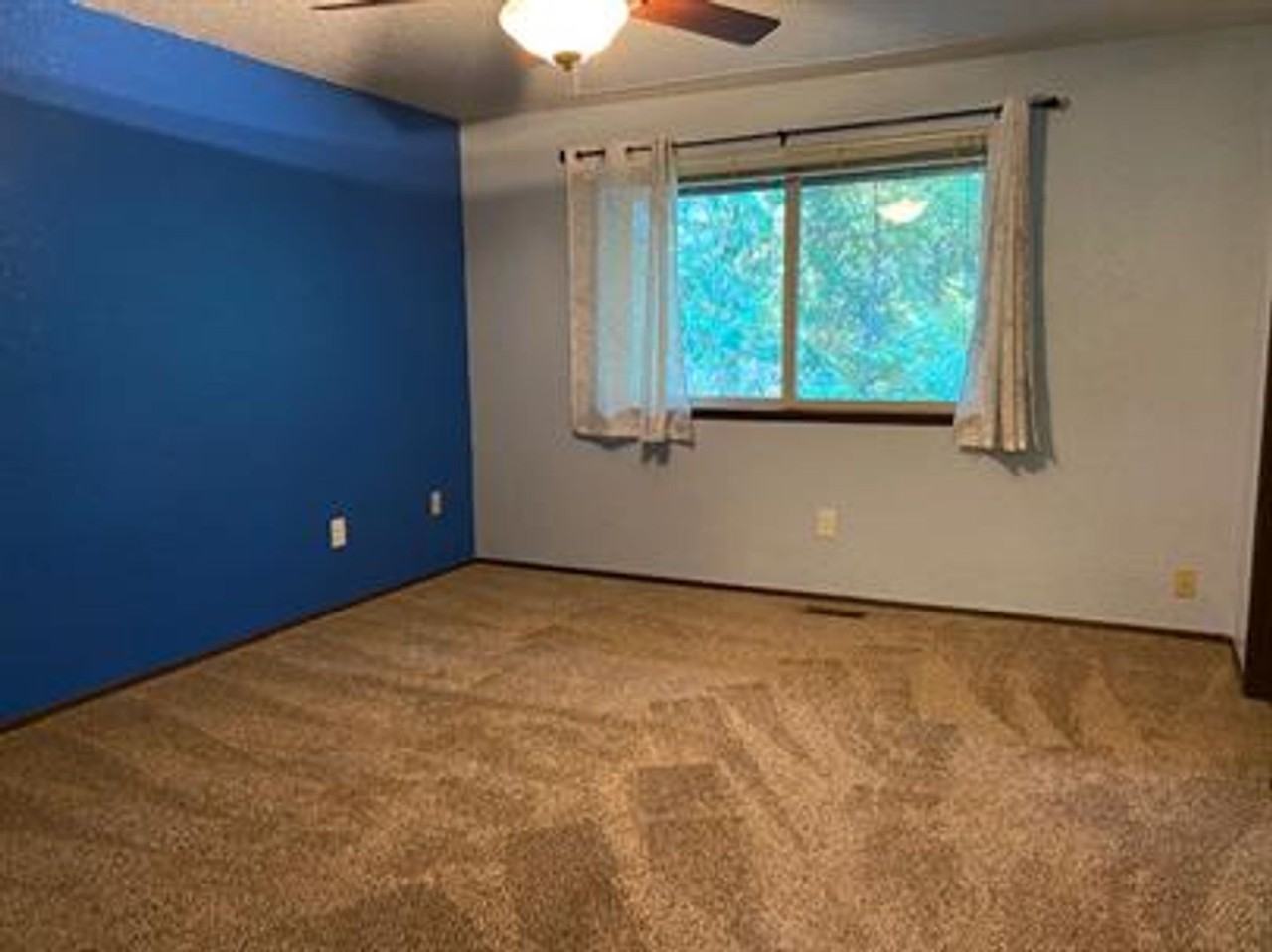 823 Sw Castilian Dr - Photo 2 of 21