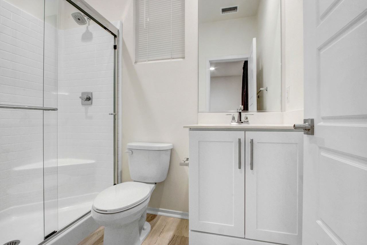 11010 Getaway Dr - Photo 4 of 20