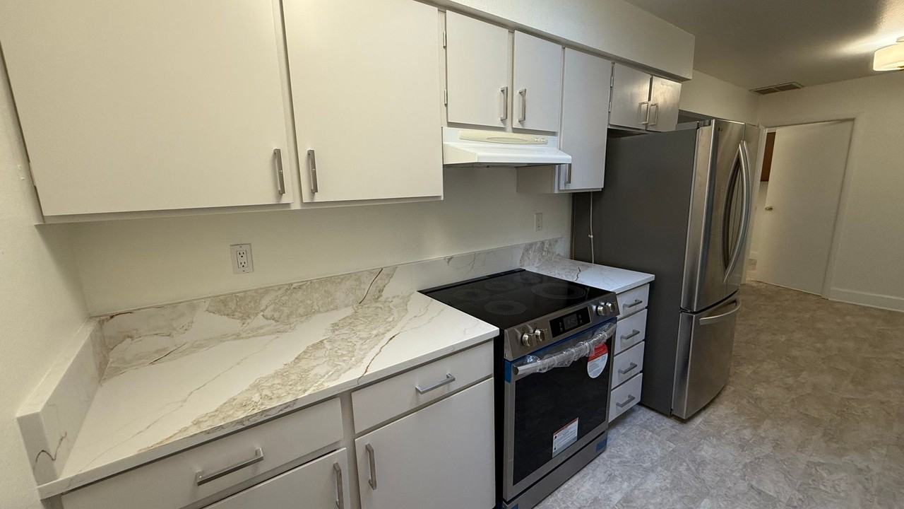 16470 Mellon Ave - Photo 7 of 30