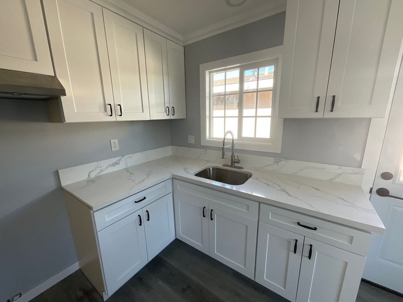 7315 Richfield St - Photo 5 of 11