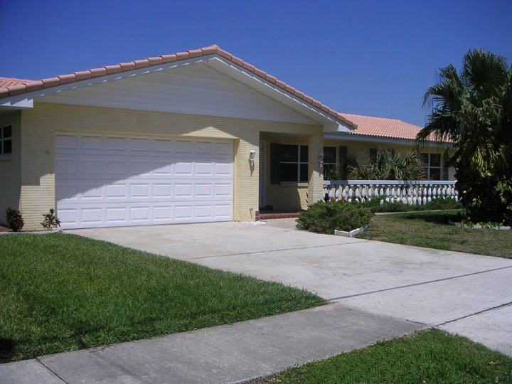 3948 Versailles Drive - Photo 2 of 32