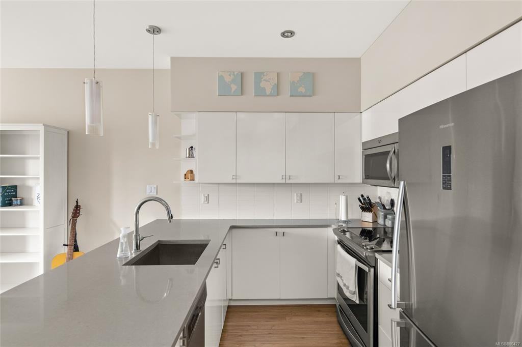 785 Tyee Rd #1 - Photo 2 of 8