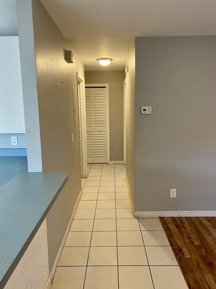 491 10th St - Photo 3 of 13