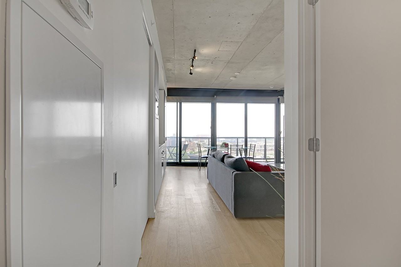 170 Bayview Ave - Photo 3 of 25