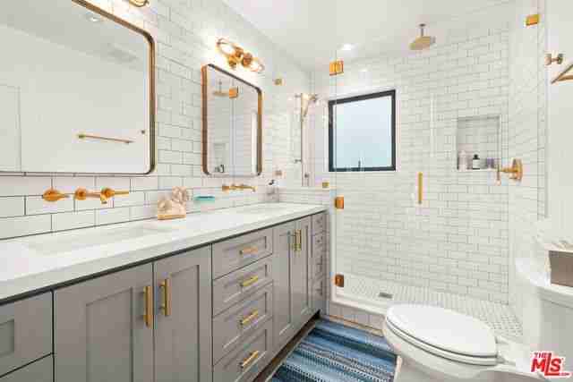 723 Euclid St #C - Photo 2 of 8