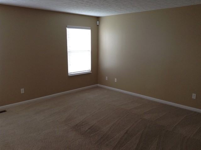 699 Thornton Dr - Photo 3 of 12