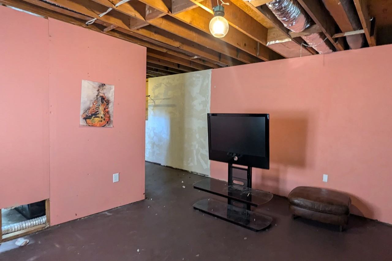 19 Harvey Rd - Photo 3 of 37