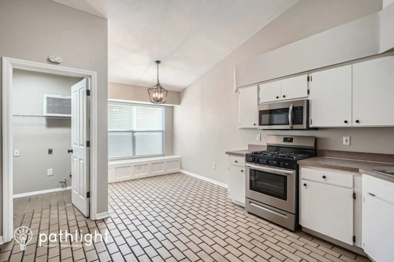 1717 Kirtley Dr - Photo 2 of 18