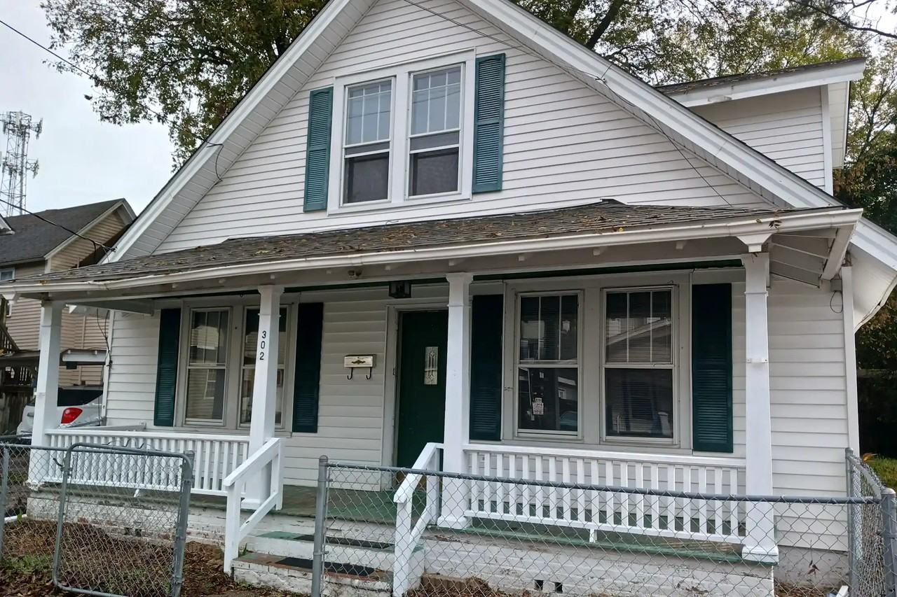 302 S Dyer St - Photo 2 of 2