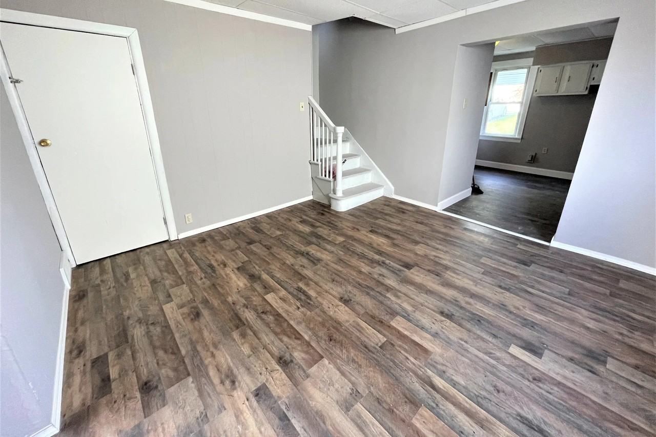 813 14th St - Photo 3 of 10