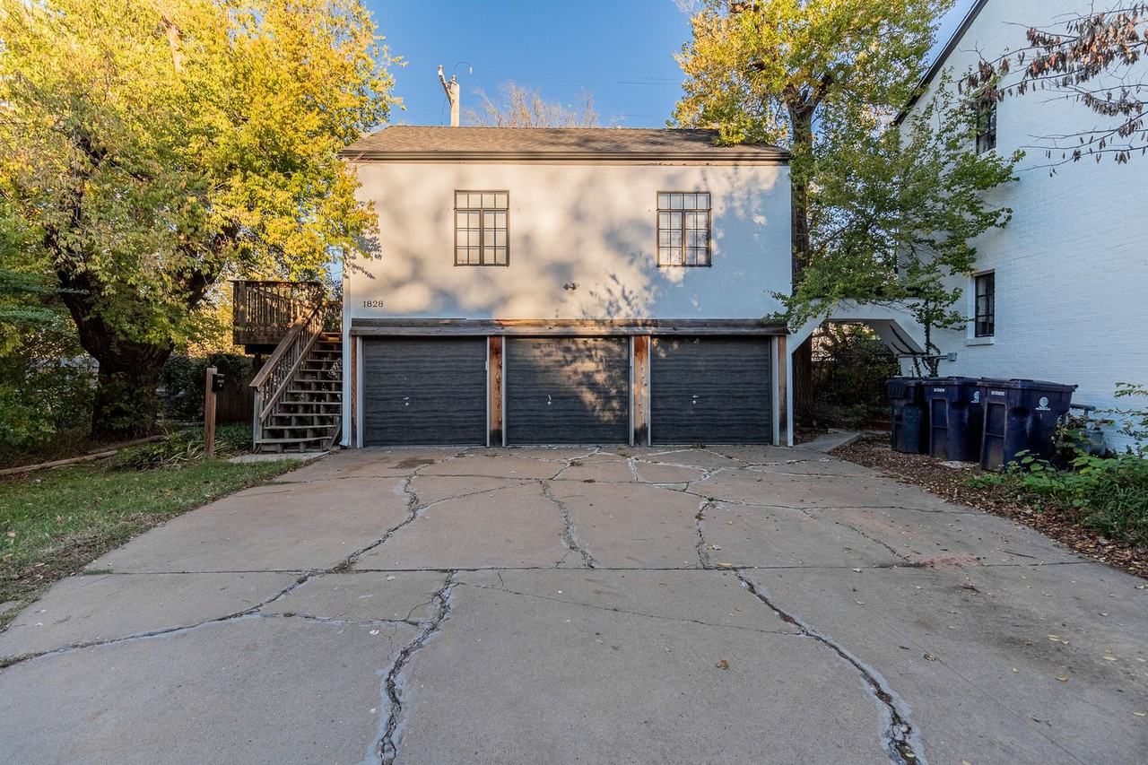 1828 Carey Pl - Photo 2 of 47