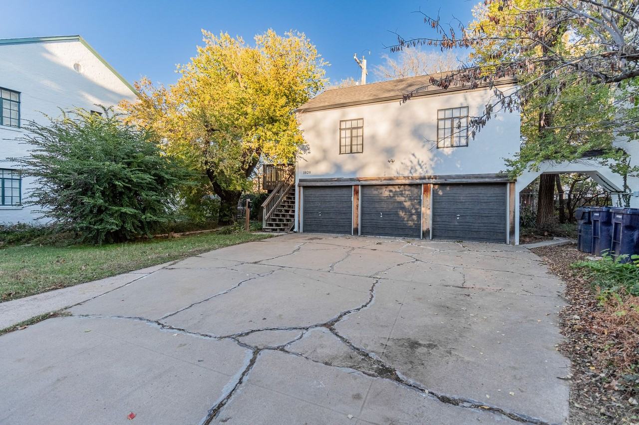 1828 Carey Pl - Photo 3 of 47