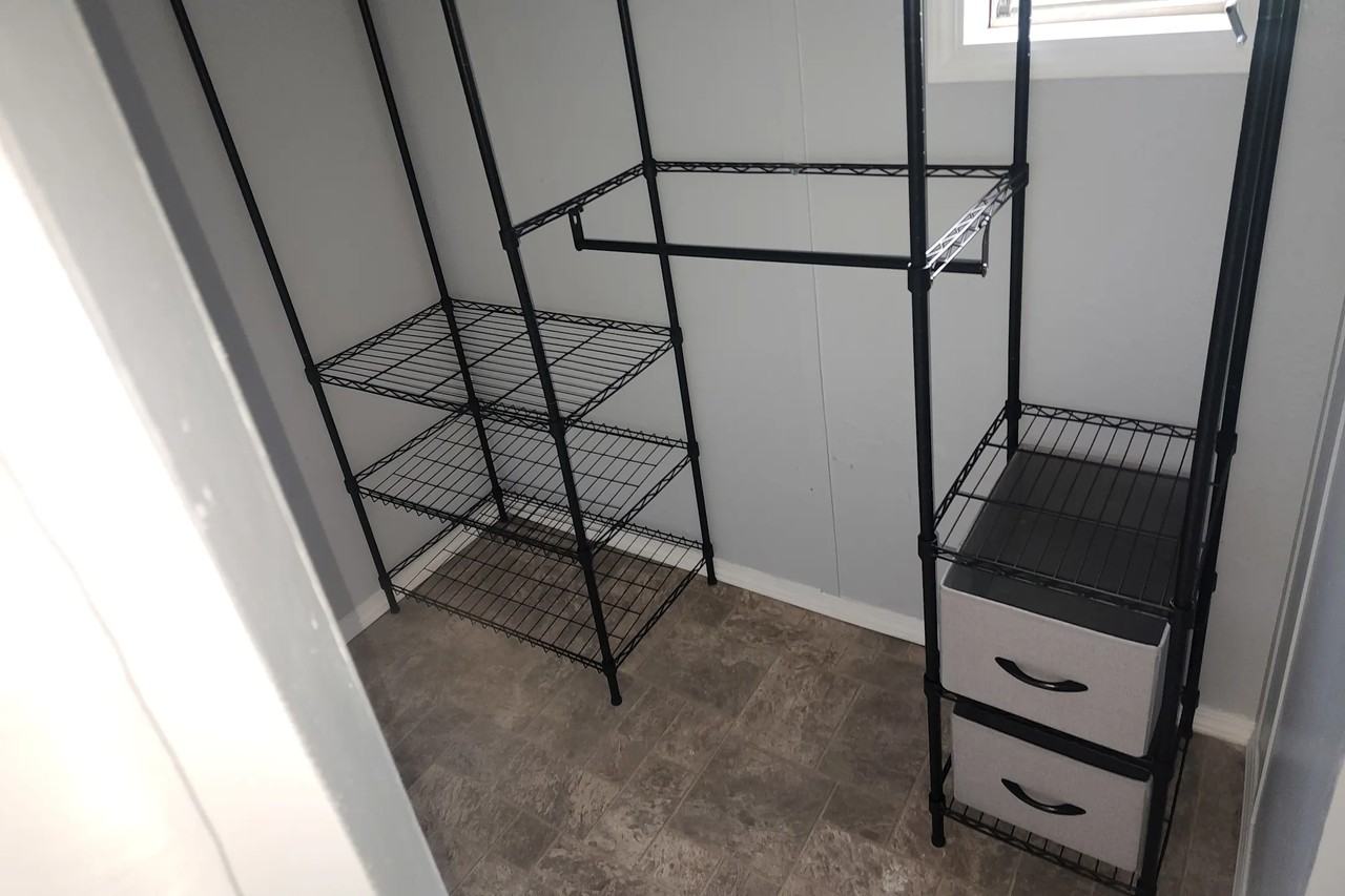 6806 Treetop Ln - Photo 3 of 26