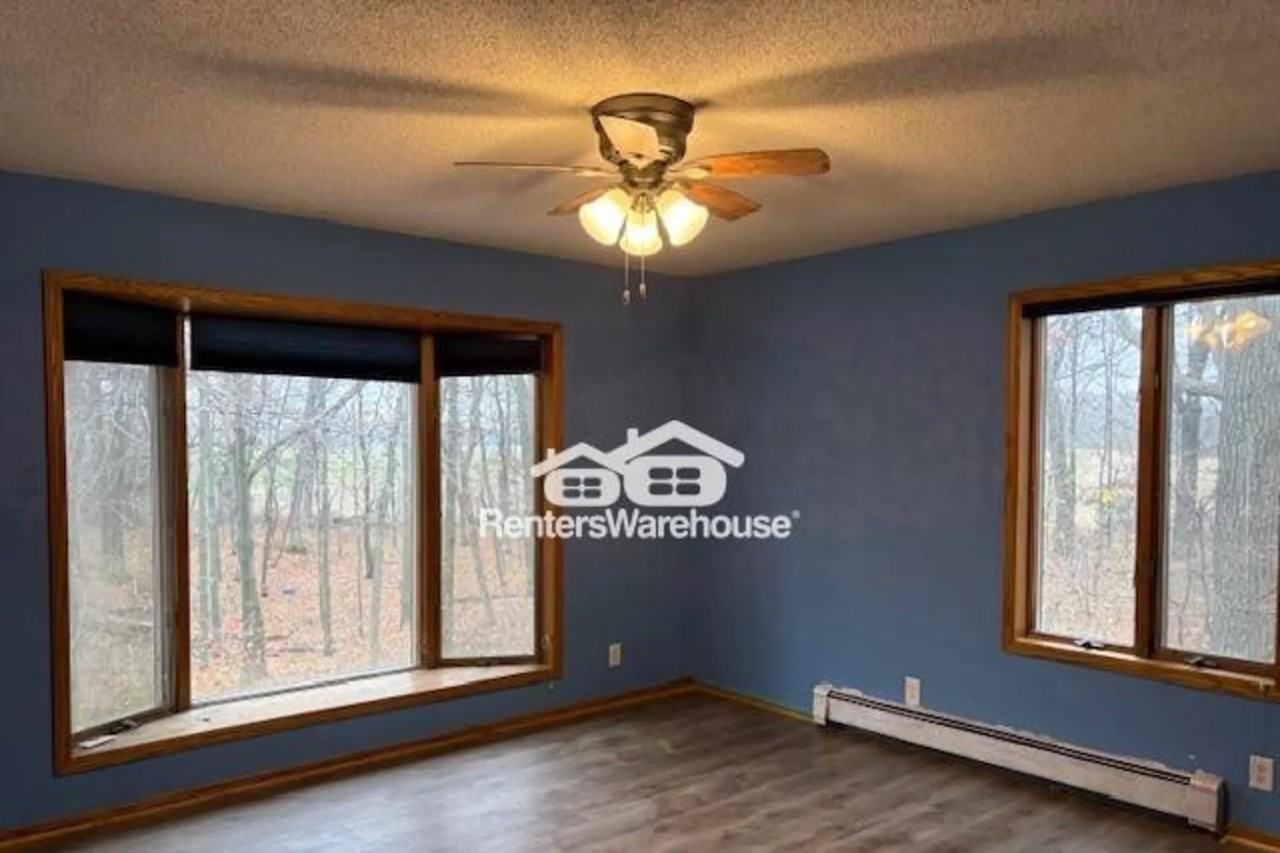 15918 Tippecanoe St Ne - Photo 3 of 8