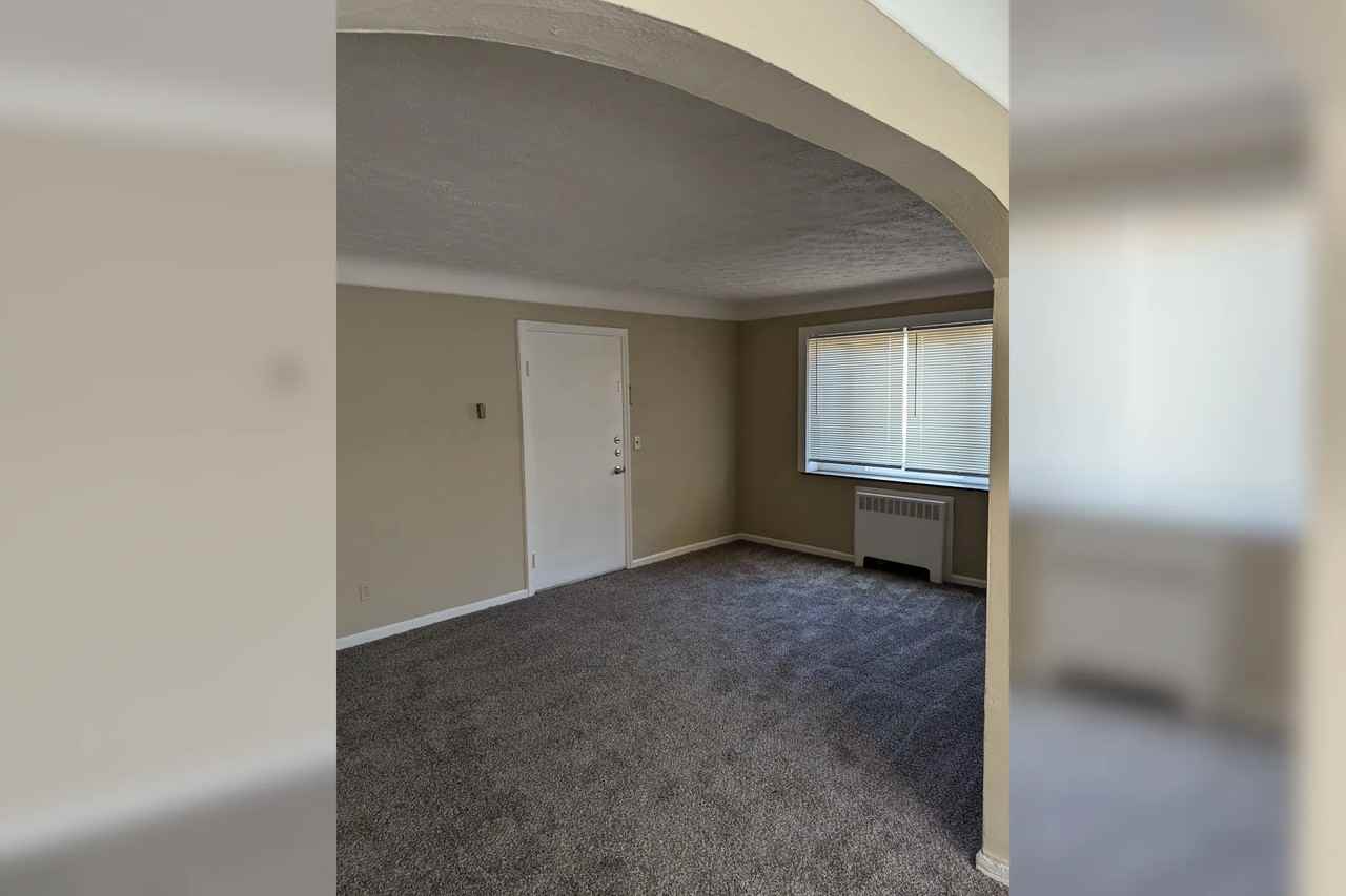 3723 Woodford Rd Apt 1 - Photo 2 of 14