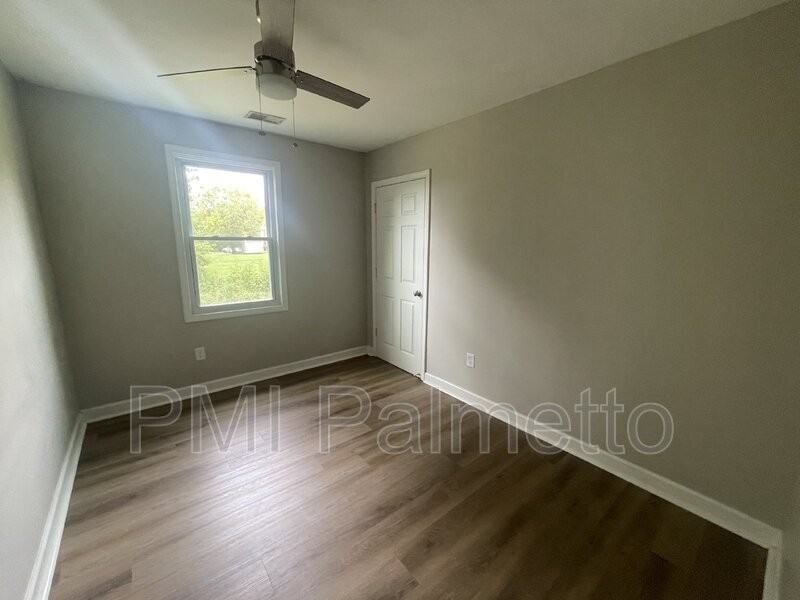 1016 Walnut St - Photo 7 of 11