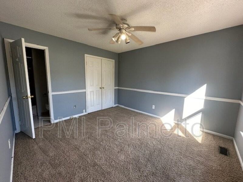 105 Larkspur Ct - Photo 4 of 44