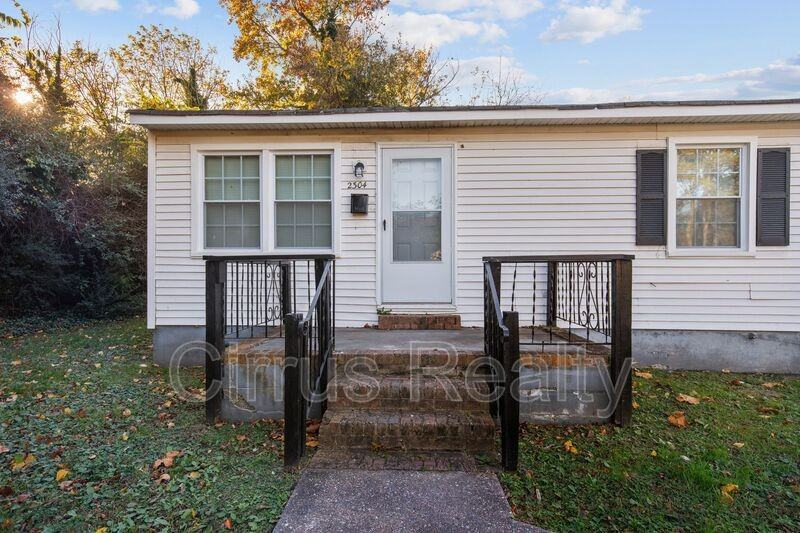 2304 Nashville Ave - Photo 3 of 20