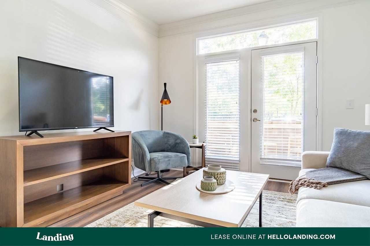 1017 Umstead Hollow PL - Photo 4 of 50