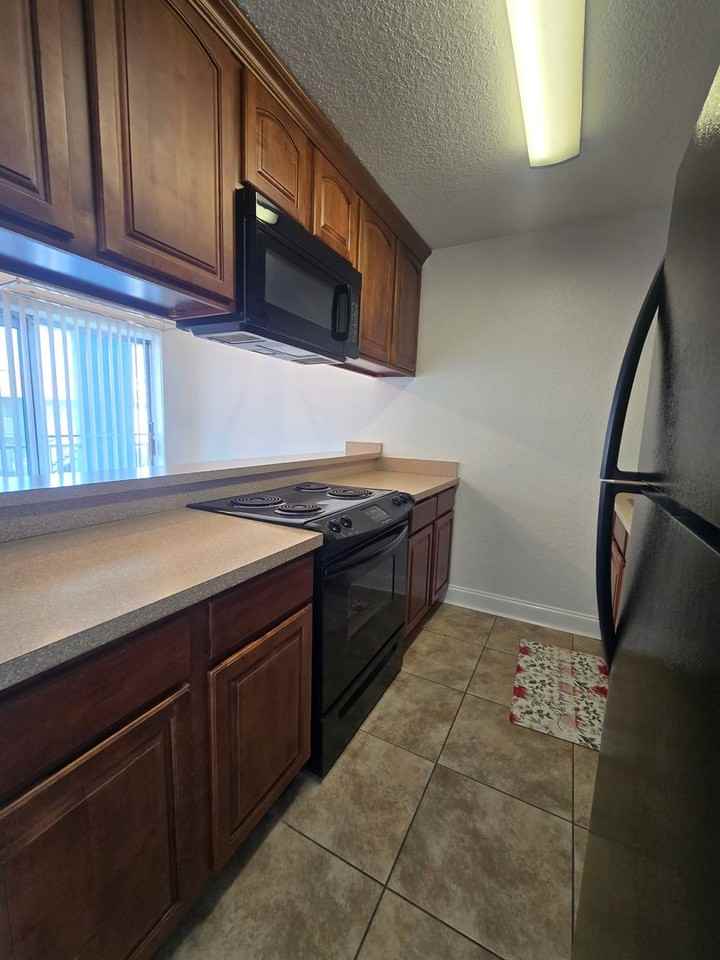 432 Auburn Dr #204 - Photo 6 of 18