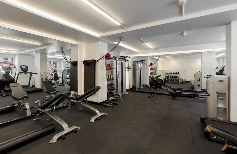 300 E 71St St - Photo 3 of 8