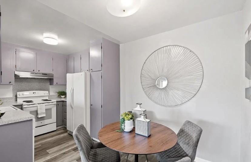 249 Elm St - Photo 3 of 7