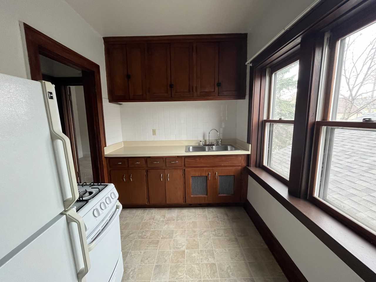 5219 South Lake Drive - Photo 3 of 14