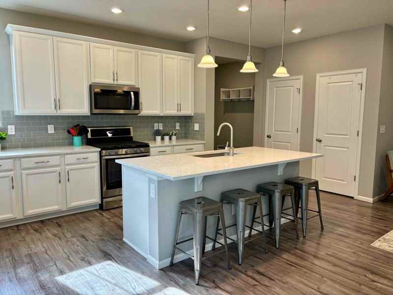 11209 E 25th Dr - Photo 2 of 15