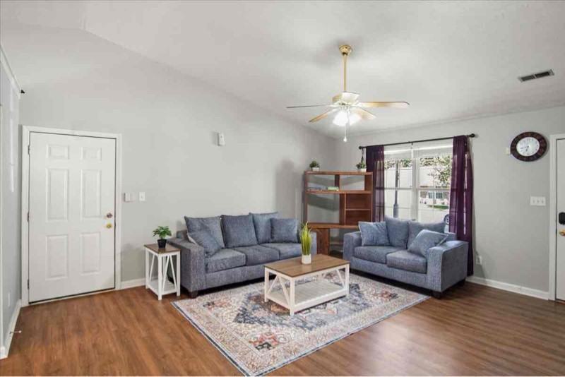 7438 Lyle Bend Ln - Photo 3 of 21