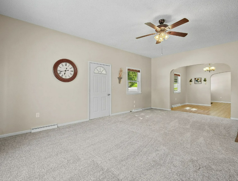 105 Elm St - Photo 3 of 17