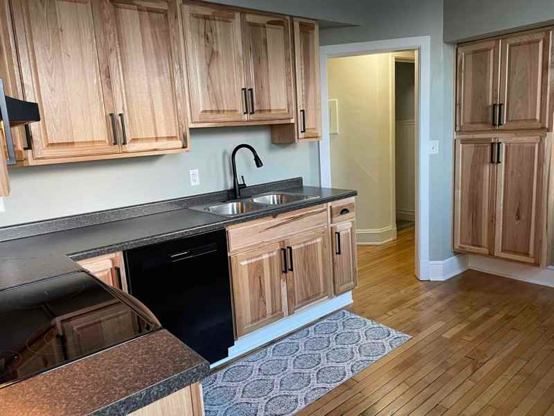 319 N 4th Ave W - Photo 2 of 17