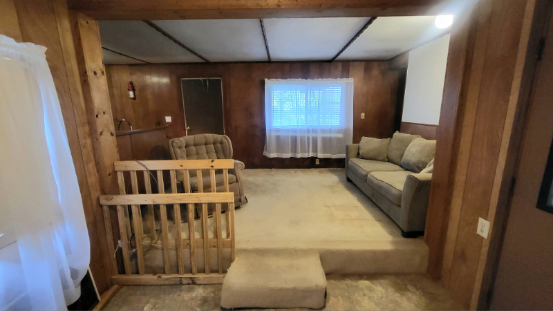 406 N Sycamore St - Photo 2 of 6