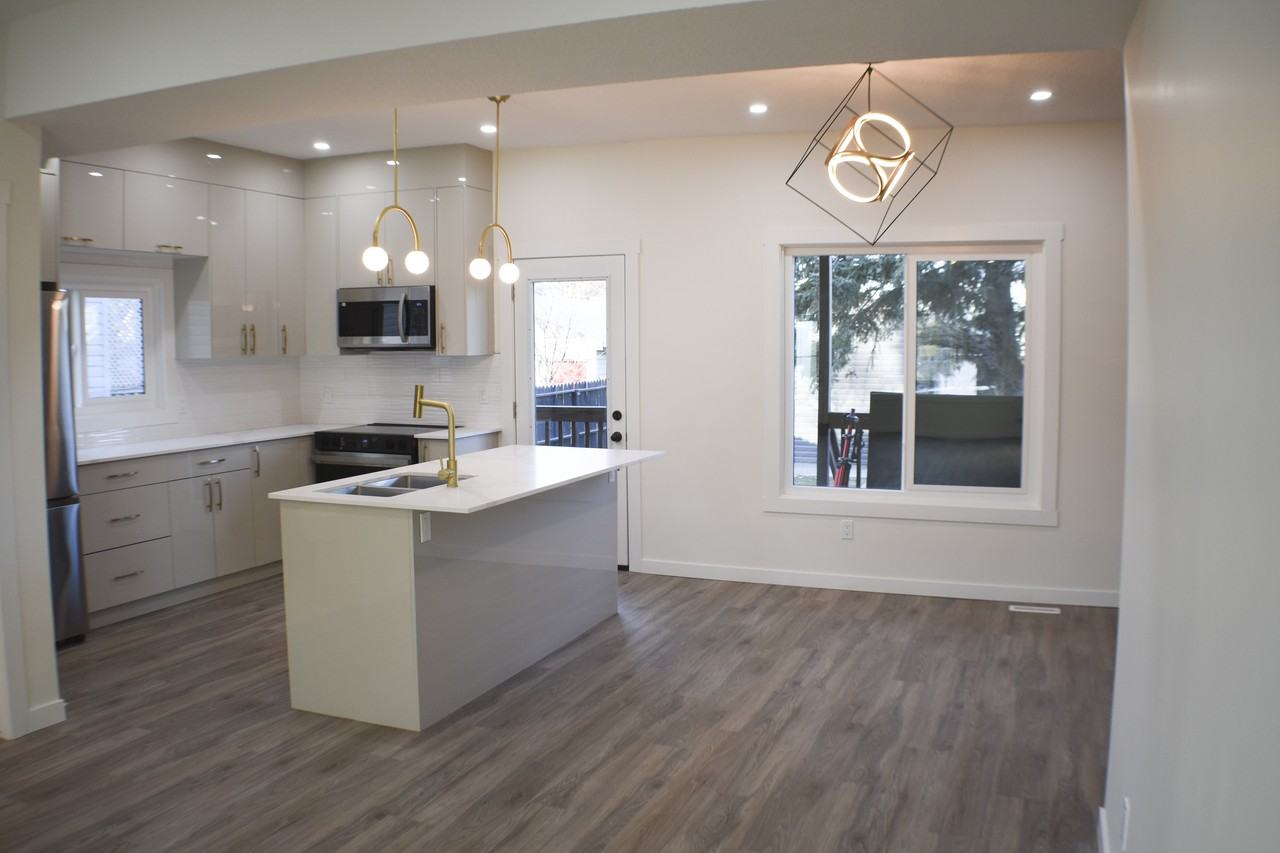 2525 16A Street Southeast - Photo 3 of 26