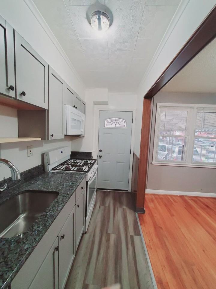 410 Joplin St - Photo 6 of 18