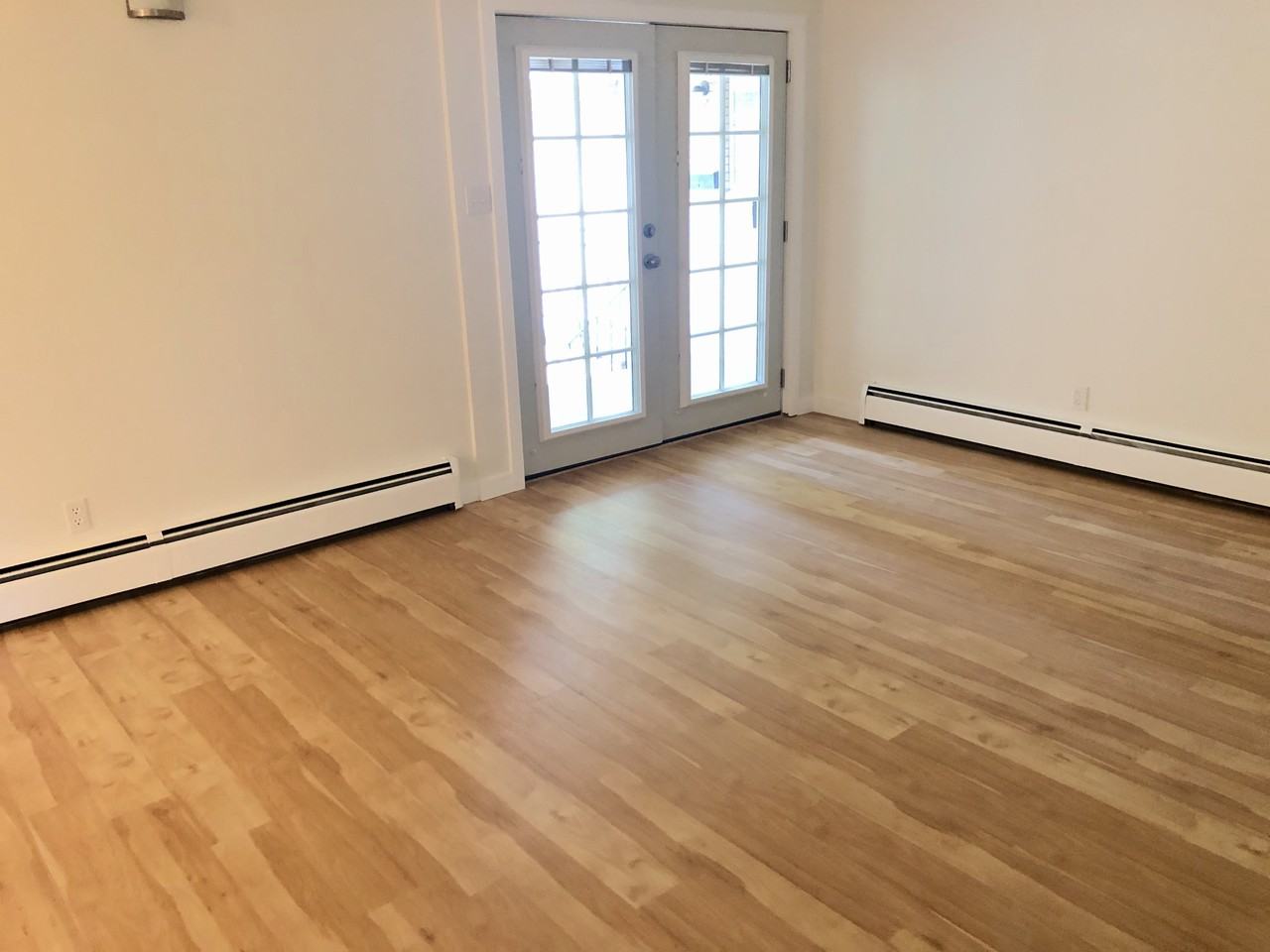 713 Collyer St #E - Photo 6 of 10