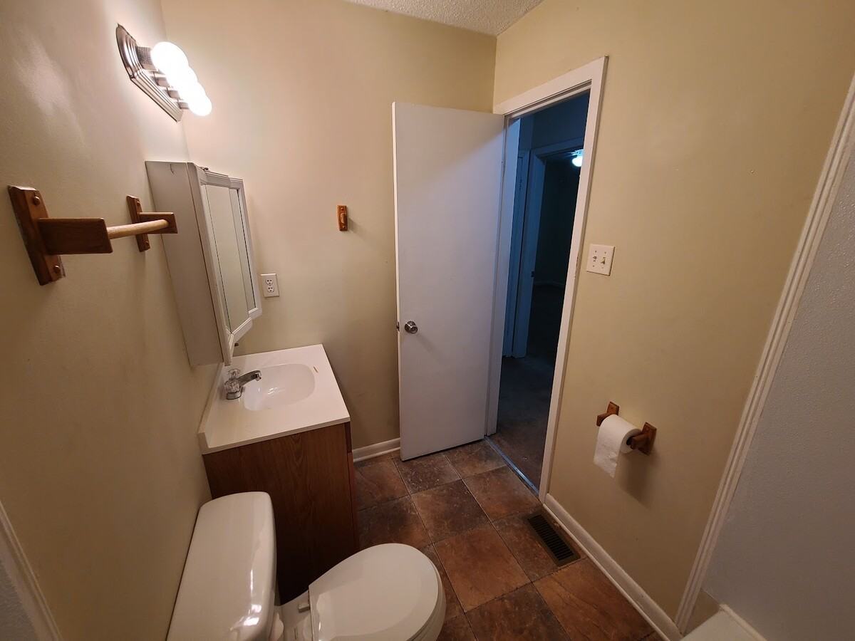 612 Platinum St #NA - Photo 7 of 28