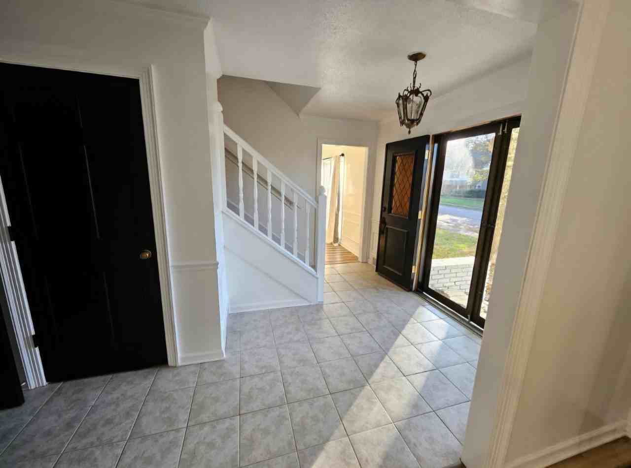 2750 Tangbourne Dr #NA - Photo 4 of 30